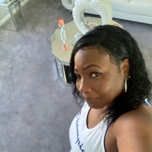 Meet your Posher, Charmelle